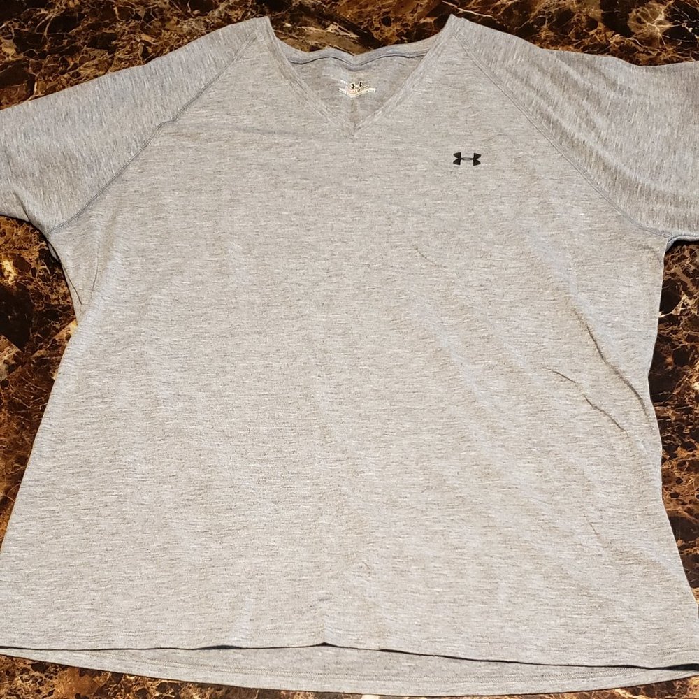 Under Armour - Grey Workout Shirt